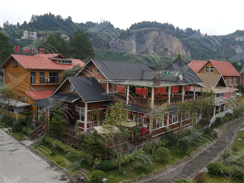 选择上海合成树脂瓦，为南方屋顶雨季防水护航